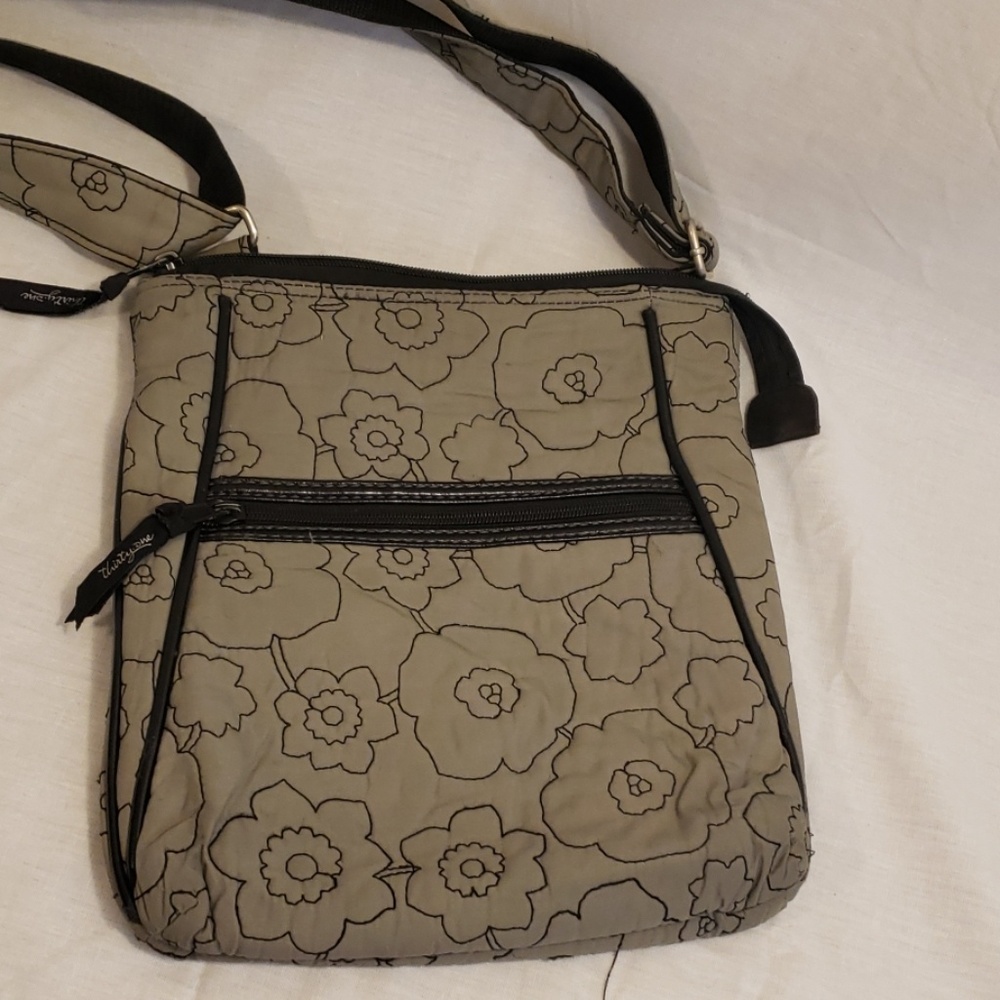 Thirty one cross body quilt bag